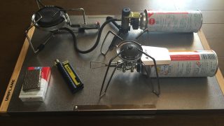 一体型と分離型のカセットガス式シングルバーナー