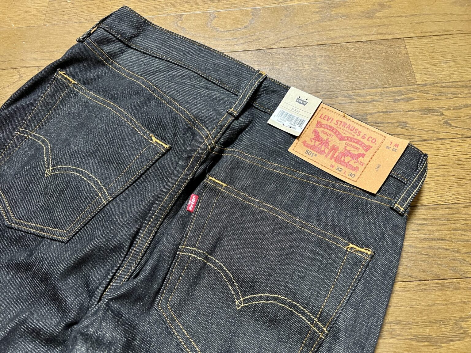 【リーバイス 501 リジッド ブラック】先染め黒デニムで色落ちエイジングを楽しむノンウォッシュジーンズ | じゆーなる